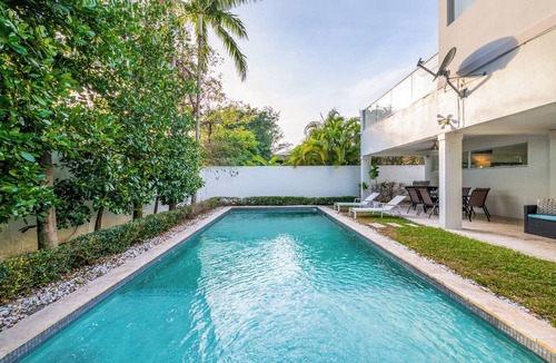 Venetian Islands House | Spacious 6-bedroom Villa on Venetian Island Miami