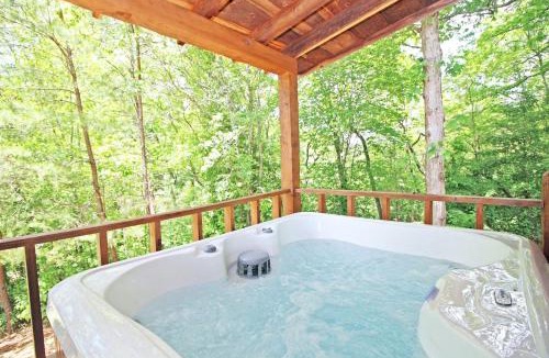 Copperhill House | Spacious and Rustic Cabin with a Hot Tub near Copperhill for a Family Getaway in Tennessee