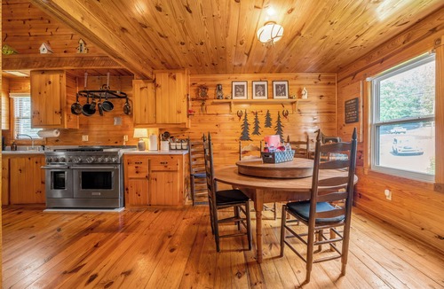 Farmers Cabin | Spacious Cabin Retreat Near Cave Run Lake & Marina