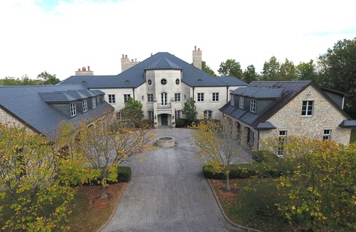 Charleston House | Spacious Charleston Estate with stunning views and all the amenities!