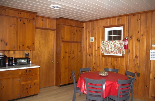 Garden City House | Spacious, Cozy and Quiet 3 Bedrooms and 2 Bathrooms Located 12 min to downtown