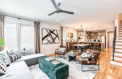 East Nashville Villa | Spacious home near East Nashville with rooftop and game room