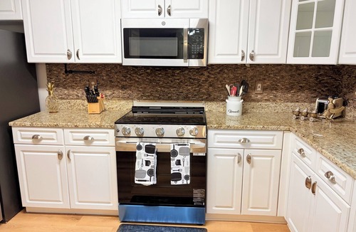 Dallas House | Spacious king suite house in peaceful Dallas GA. Very quietly