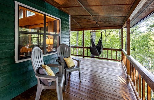 Topton Cabin | Spacious Lakeside House with Hot Tub for Glamping in Topton, North Carolina