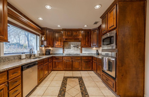 East Memphis House | Spacious, modern home in the heart of East Memphis!