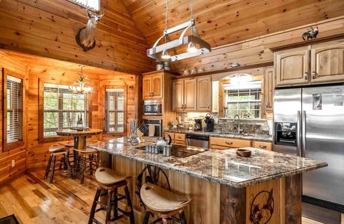 Murphy Cabin | SPECTACULAR MOUNTAIN VIEWS W GREAT SUNSETS,SECLUDED,DOG FRIENDLY,HT