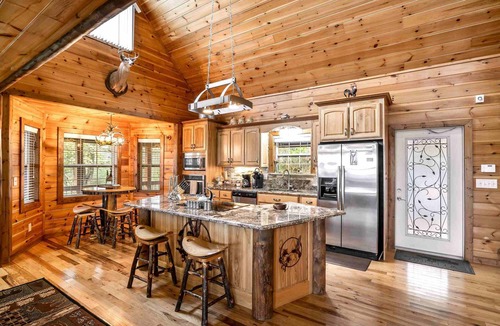 Murphy Cabin | SPECTACULAR MOUNTAIN VIEWS W GREAT SUNSETS,SECLUDED,DOG FRIENDLY,HT