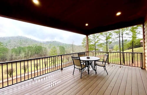 Tellico Plains Cabin | Spectacular Secluded Cabin with Barbecue and Fireplace in Tellico Plains, Tennessee