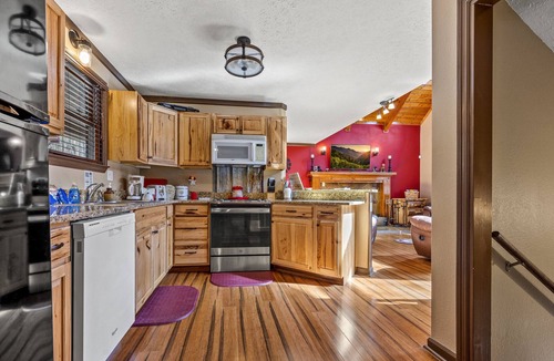 Chalet Village Cabin | Spring/Summer: Family Friendly, Kids' Kave, Hot Tub, Games, Dog OK, Ramp, BBQ,