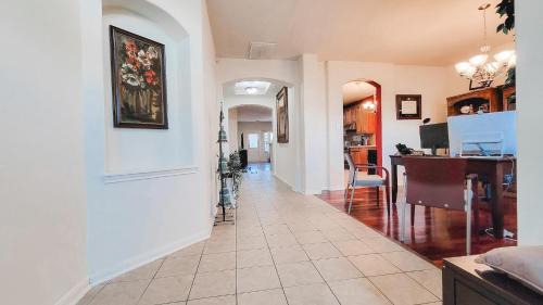 Spring Villa | Springwood Executive Home near Exxon Campus