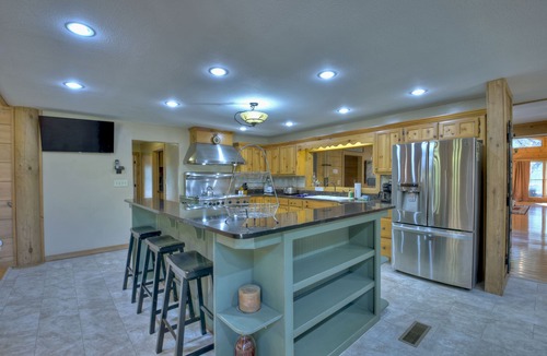 Cherry Log House | Stanley Creek Lodge - 4 Acre Creekside Lodge w/pool, hot tub and fishing