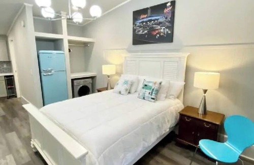 East Flat Rock Condo | Stardust and Moonlight : Lakefront Condo