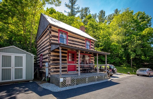 Bland Cabin | Stay in a 200 Year Old Log Cabin with Modern Conveniences
