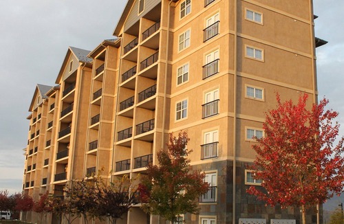 Pigeon Forge Condo | Stay near Titanic & shows in Pigeon Forge