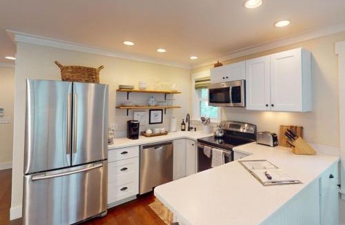 Olde Town Apartment | Steps to Riverfront: Dtwn Bluffton Studio!