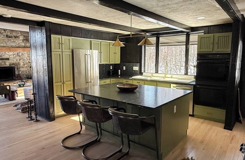 Sabillasville Cabin | StillFrame House - Luxury A-Frame + Hot Tub - 1+hr to DC, 12 Min to Liberty Mtn