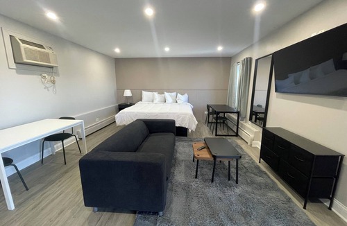 Worth Hotel | Stone Creek Inn