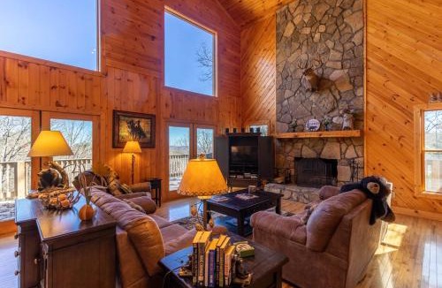 Apple Ridge House | Stress ReLeaf - Blowing Rock Cabin with great view hot tub pool table
