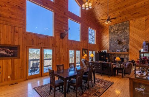 Apple Ridge House | Stress ReLeaf - Blowing Rock Cabin with great view hot tub pool table