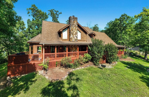 Sevierville Cabin | Stunning 5 Acre Lake Cabin, Community Pool - Easy Drive