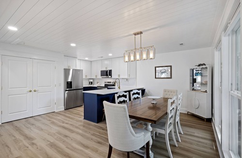 Isle of Palms House | Stunning Designer Home, Fully Renovated, in Gated Community Near Beach.