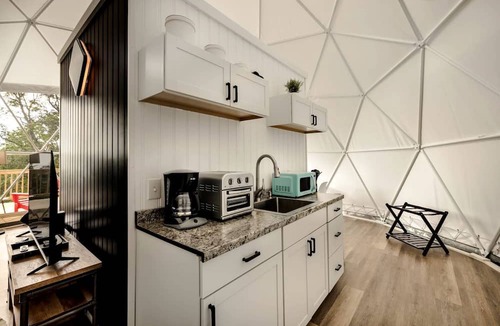 Capon Bridge Cabin | Stunning Dome with Barbecue and Hot-tub in Capon Bridge, West Virginia