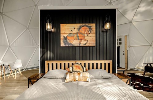 Capon Bridge Cabin | Stunning Dome with Barbecue and Hot-tub in Capon Bridge, West Virginia