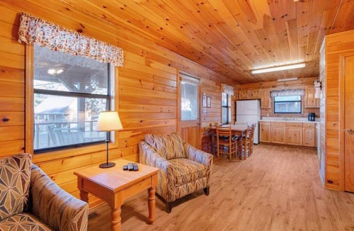 Byrdstown Cabin | Stunning Lake Front 2-Bedroom Cabin on Dale Hollow Lake Awaits Your Retreat #5!