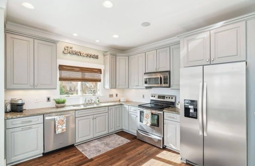 Rockwood House | Stunning Mountain VIEWS! Lakefront Luxury w Pool, Spa, Kayaks & Deep-Water Dock