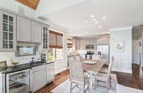 Rockwood House | Stunning Mountain VIEWS! Lakefront Luxury w Pool, Spa, Kayaks & Deep-Water Dock