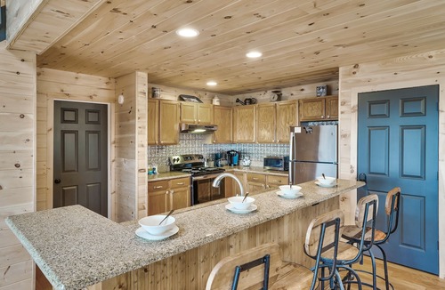 Chalet Village Ski Chalet | Stunning view, location & Cabin amenities- 2.4 mi to Gatlinburg
