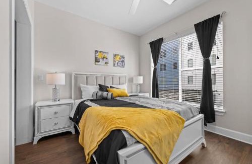 The Gulch Apartment | Stylish 1BR Walk to the Gulch & Broadway