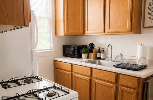 Dearborn Apartment | Stylish 2BR Apartment - Walk to Downtown Dearborn