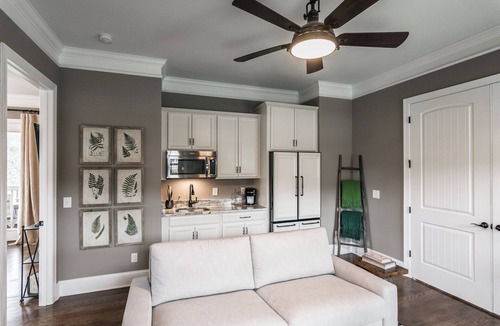 Gallatin House | Stylish Guest Suite in Gallatin: Close to Nashville, Screened Porch & Firepit