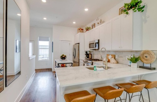 Hillsboro West End House | Stylish Rooftop Haven | Sleeps 12 Comfortably