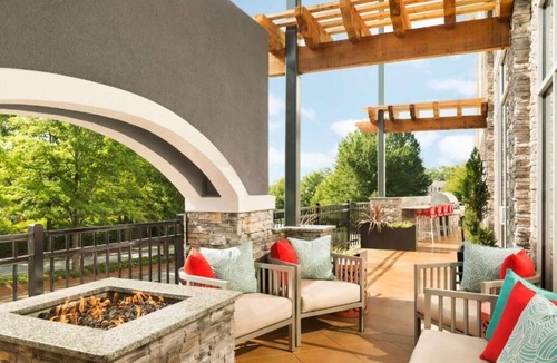 Sandy Springs Hotel | Stylish Suite | 1 King Bed | Near Perimeter Center Atlanta