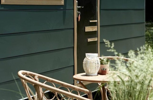 Scottsboro House | Stylish Tennessee Glamping Rental for a Getaway near Nashville