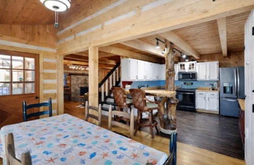 Dandridge Cabin | Summer Breezie Lakeside | Heated Cocktail Pool, Hot Tub & Douglas Lake Views