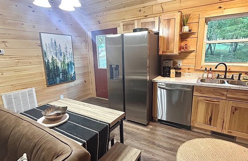 Piper Gap Cabin | Summer Escape Near the Blue Ridge Parkway!
