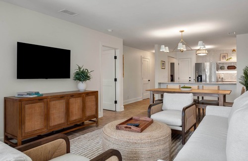 Isle of Palms Villa | Summer House 109 - 30 Seconds to Sand!