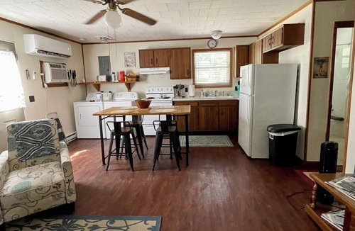 Cadiz Cabin | Summer Lake Fun at Cozy Blue Cabin – Prime Fishing & Boating on Lake Barkley!