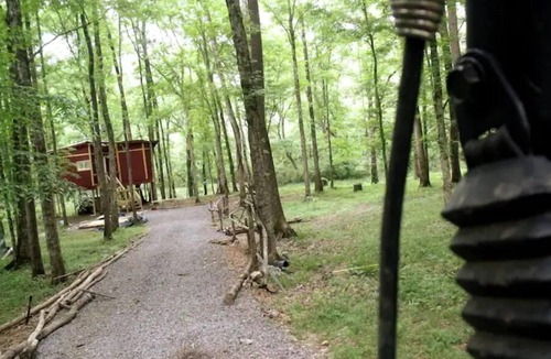 Ashville Cabin | Summertime and the living is easy at the bearclaw