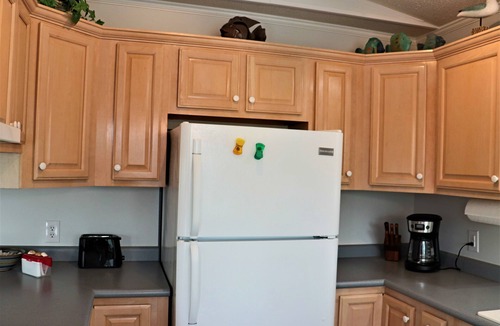 The Point House | Sunny 3BR Beach Home, Deck, Outdoor Shower-Discounted for June & July