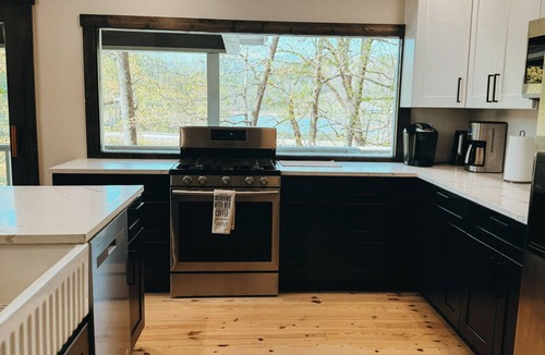 Hiawassee House | Sunrise Lodge On The Lake