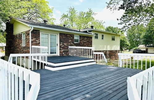 West Chester House | Sunshine Palace Charming Tri-Level House with game room and large backyard!