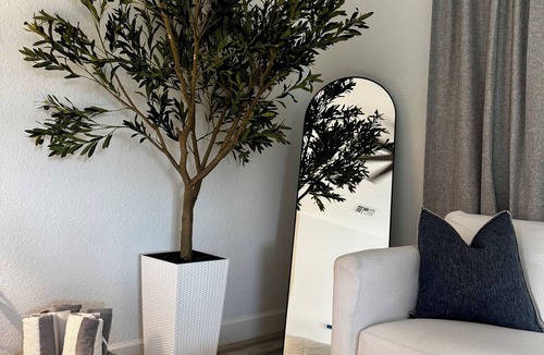 Bailey Town Apartment | Sunshine studio villa optional gull car rental