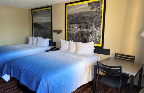Lumberton Hotel | Super 8 by Wyndham Lumberton NC