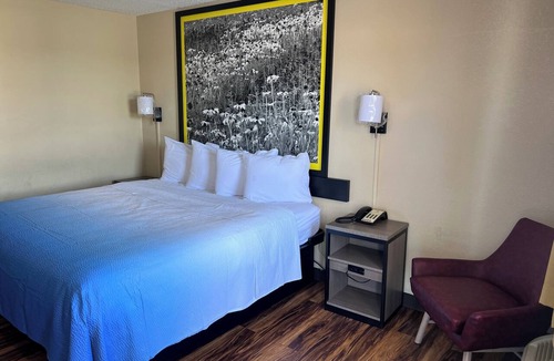 Lumberton Hotel | Super 8 by Wyndham Lumberton NC