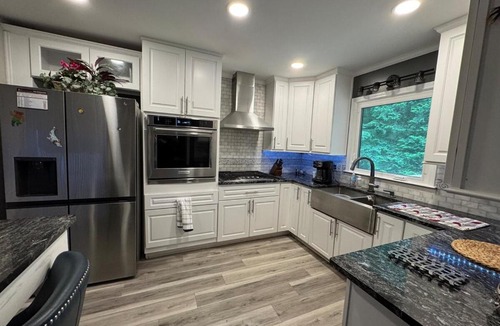Doraville House | Super Comfy 3 BR Home Sleeps 8