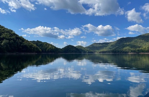 Almond Cabin | Sweet Serendipity Cabin 2 BR/2 BA near Fontana Lake